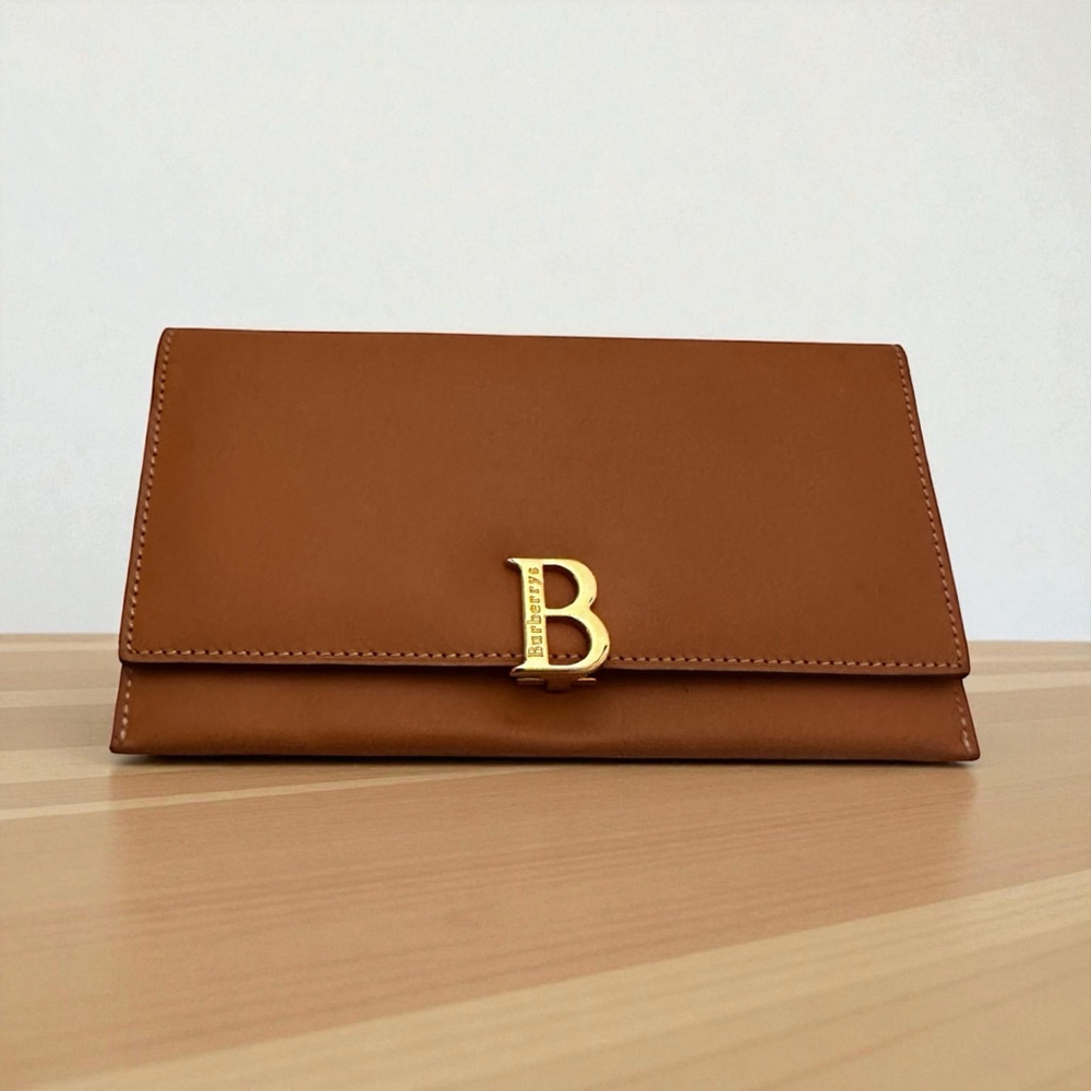 Burberrys Brown Leather Wallet w/Gold Hinge